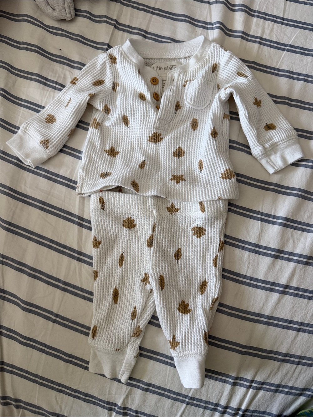 Organic Cotton Little Planet White Waffle Knit Set with Brown Leaf Print